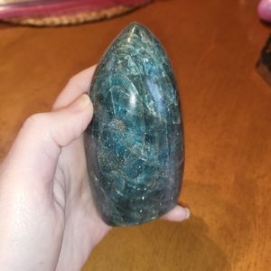 Blue apatite free form